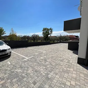 Sunrise With Private Parking Appartement